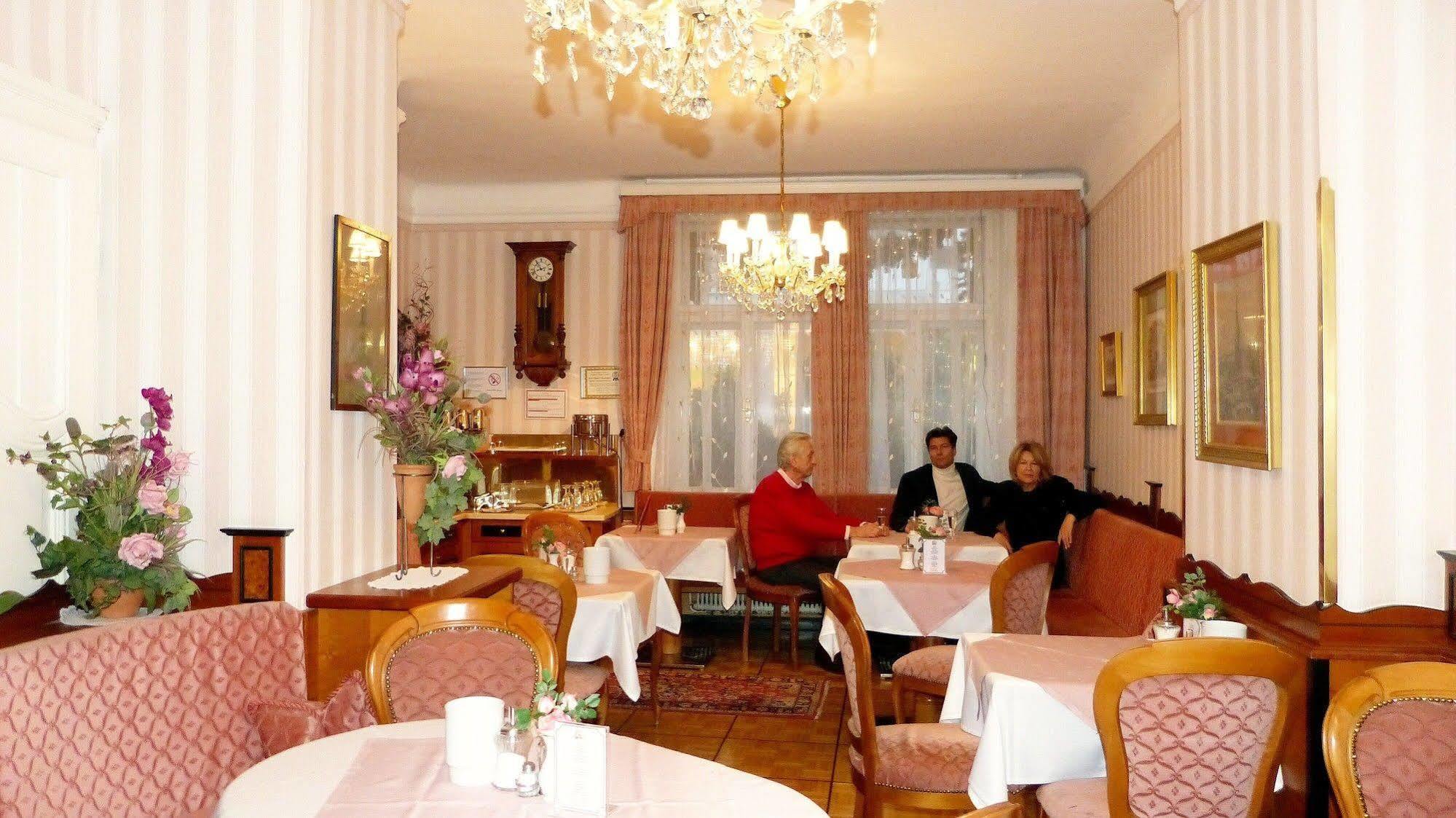 Hotel Zur Wiener Staatsoper Esterno foto